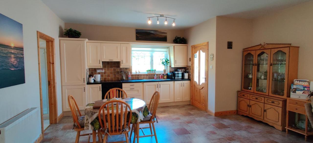 Ferry View Cottage Belmullet ภายนอก รูปภาพ